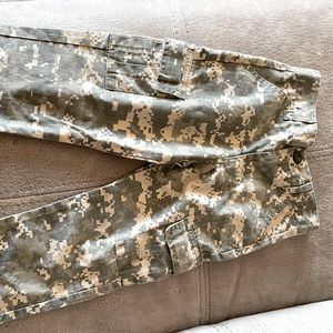 Camo cargo pants : )